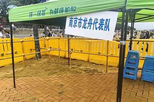 TA记者：湖人内部计划对哈姆保持耐心 最近两连胜助他稳住帅位